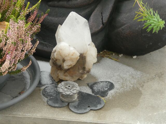 Kristall im Schnee